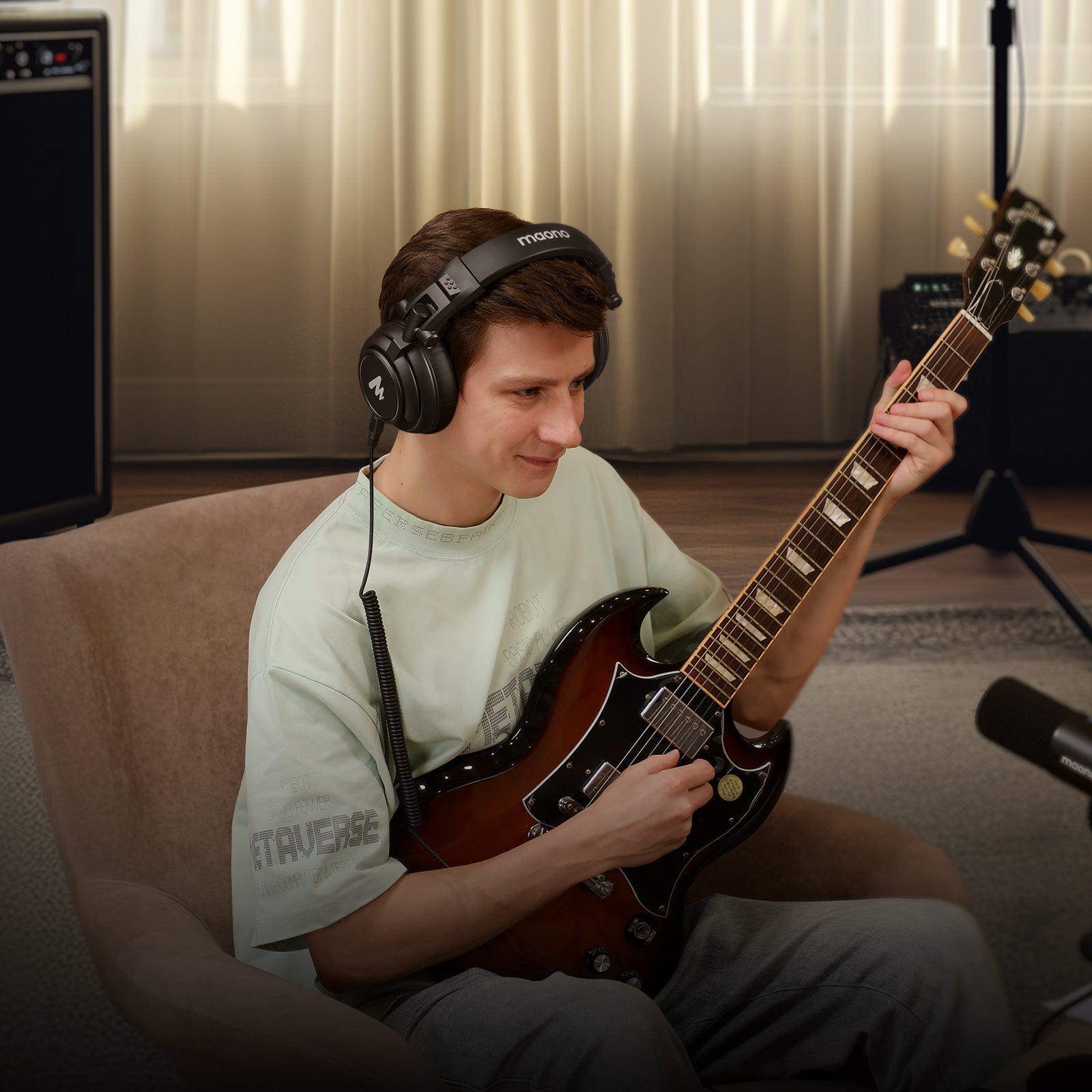 Maono Studio Closed-Back Headphones 50mm – AU-MH601 with 3.5mm & 6.35mm Jack